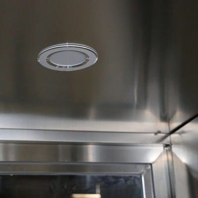 Autoslijpdeur met luchtdouche 1600x1000x2100mm Compact ontwerp 201 roestvrij staal en anti-corrosie