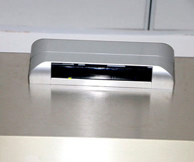 Buitendeur van de garage van ontploffingsvaste stoffen