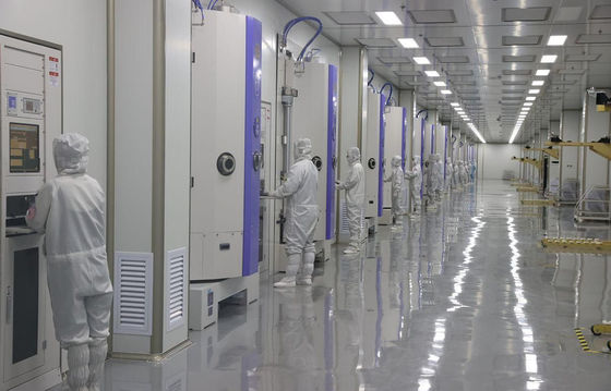 Op maat gemaakte cleanroombehuizing met 304 roestvrijstalen frame, ISO-klasse 5-conformiteit en 34× FFU HEPA-filtratie
