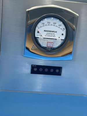 Farmaceutische kwaliteit Laminar Flow Hood H14 HEPA 99,9995% Efficiëntie & UV Sterilisatie voor aseptische verwerking