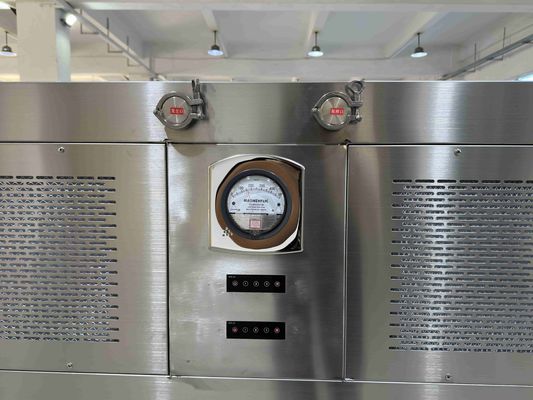Pharma-grade Liquid Seal Laminar Flow Cabinet. ISO 5 gecertificeerd. H14 HEPA 99,999% Filtratie.
